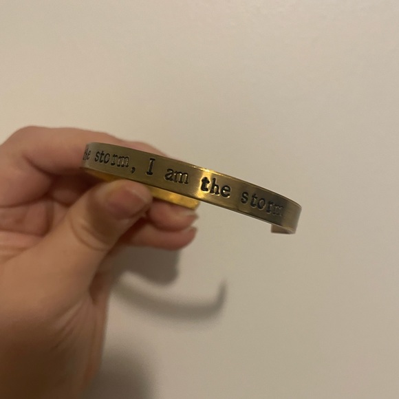 I do not fear the storm, I am the storm- metal cuff bracelet - Picture 4 of 4